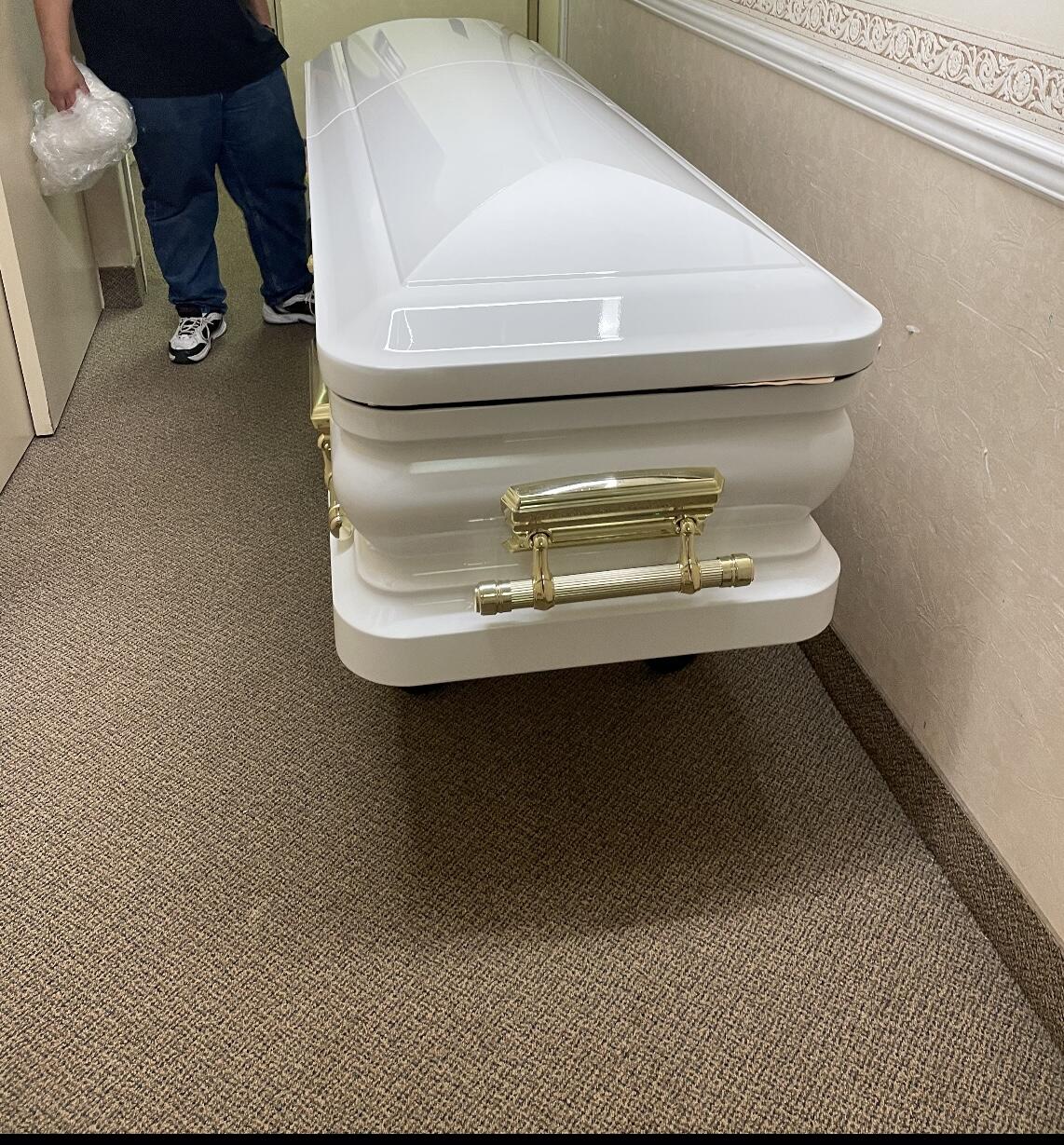 Onyx White Metal Casket photo review