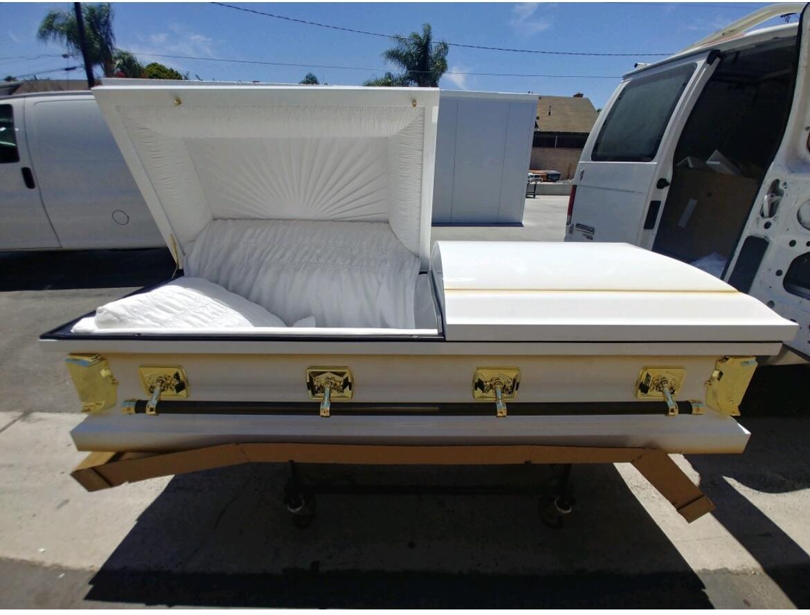 Infinite White/Gold Casket photo review