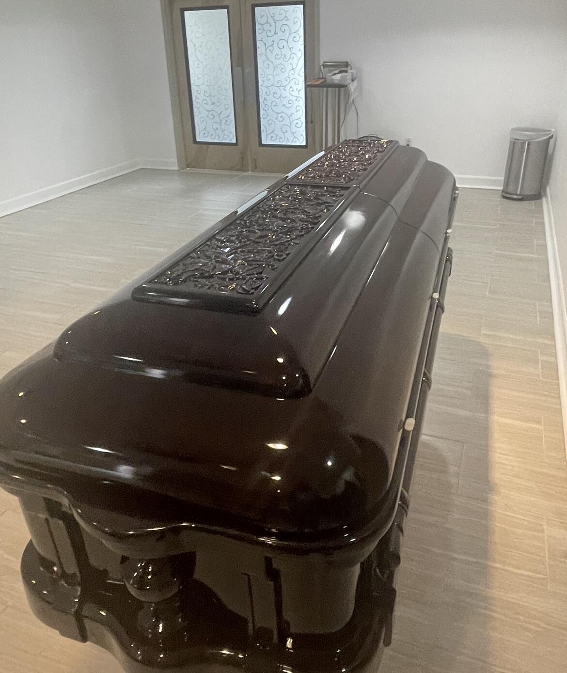 Premier Mahogany Carved Top photo review