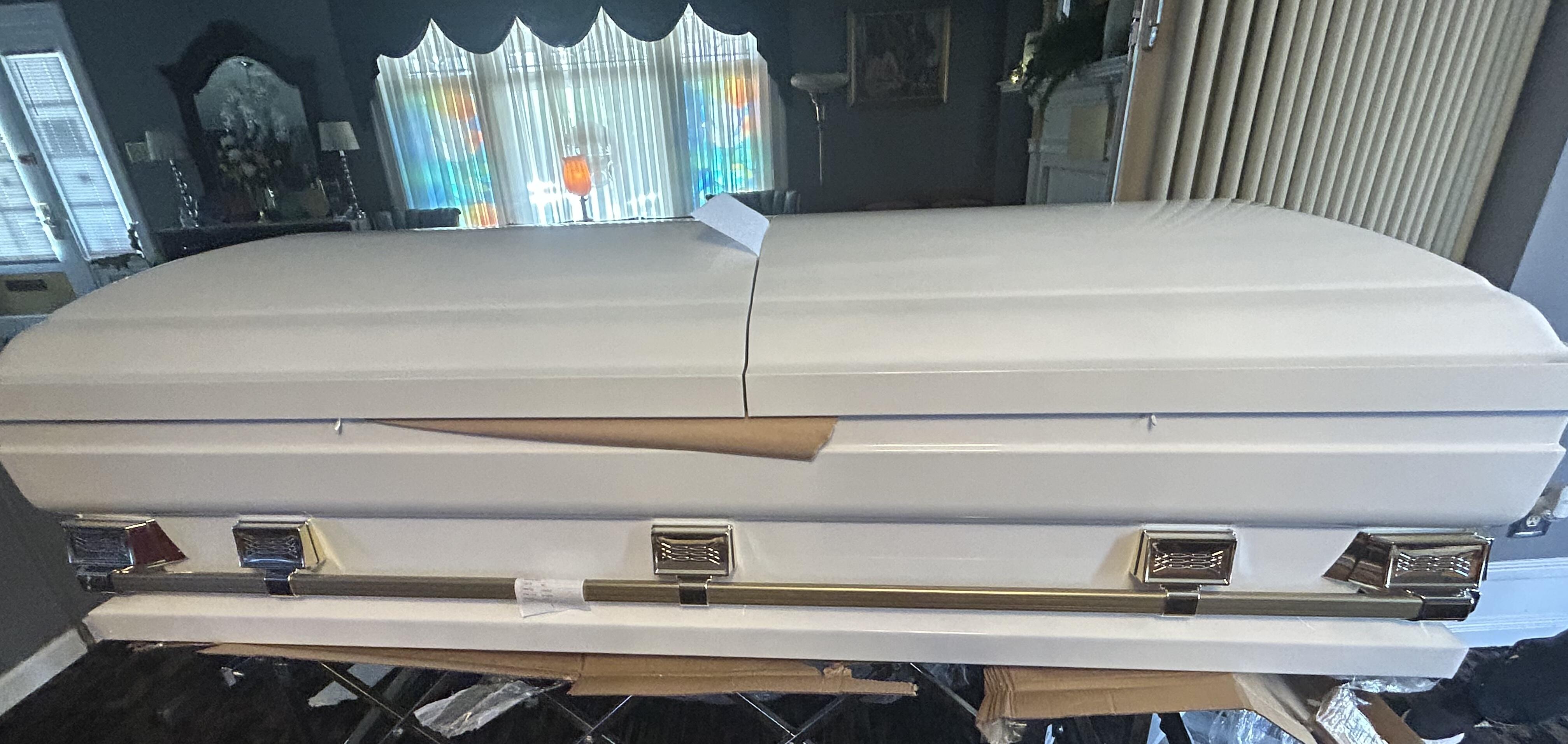 Magnus Series White and Gold photo review