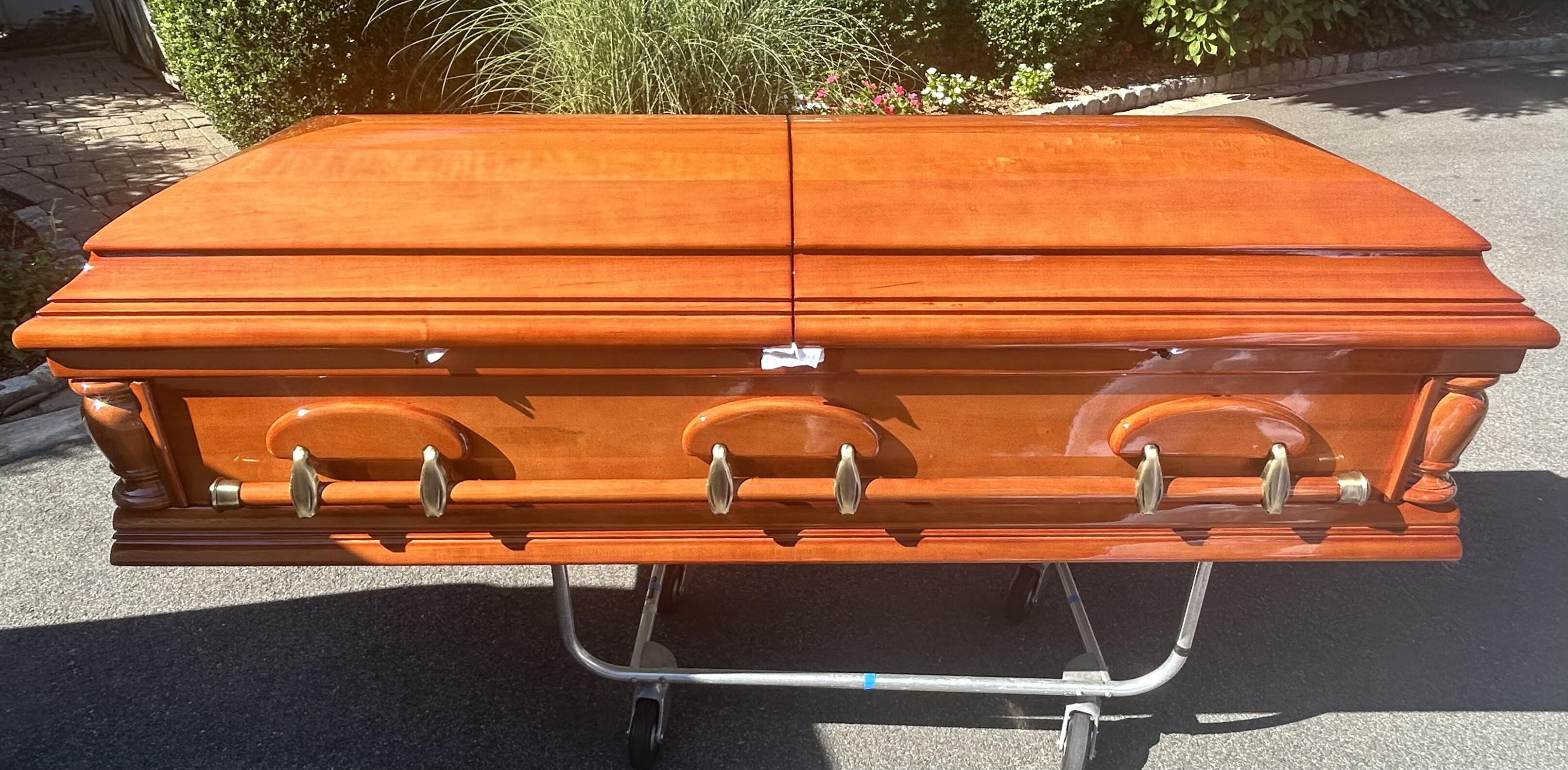 Clarion Wood Casket photo review