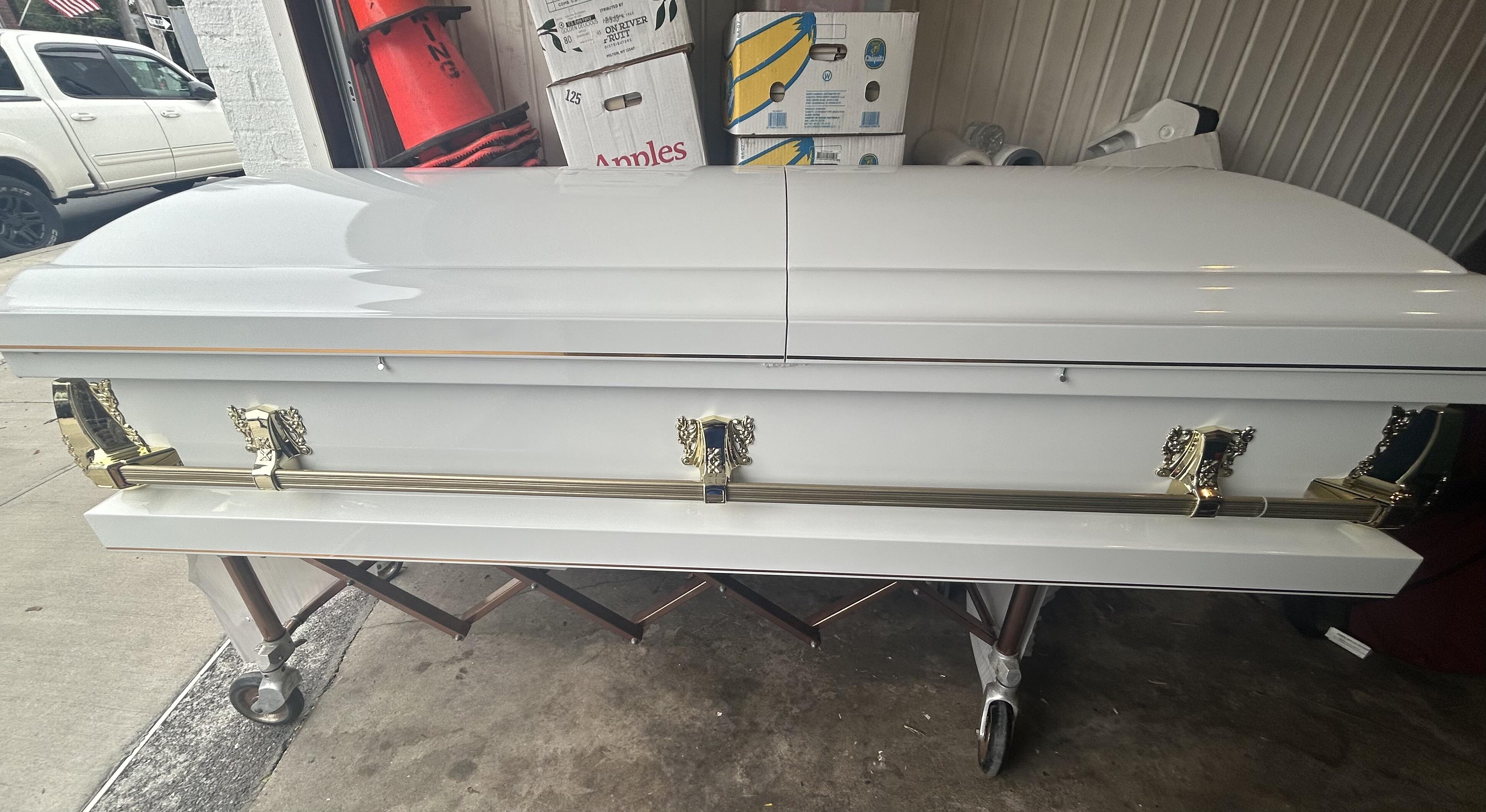 Clair Series White/Gold/ Gold Bar photo review