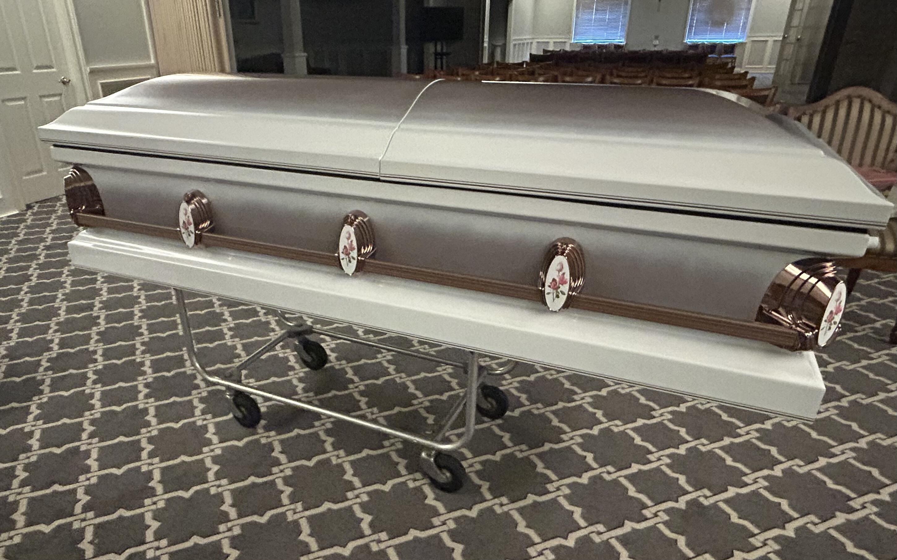 Athena Casket photo review