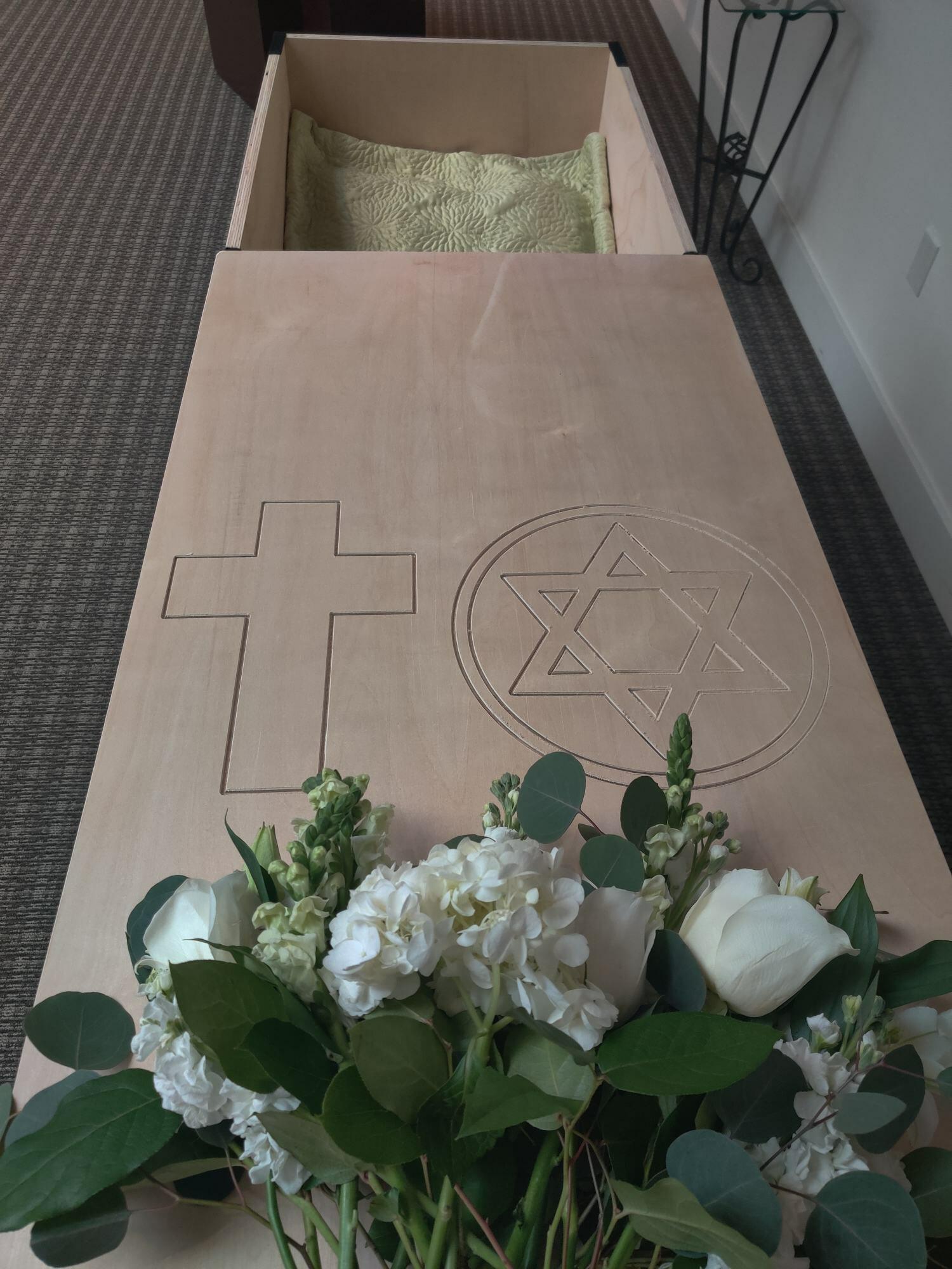 Eco Casket With Handles photo review