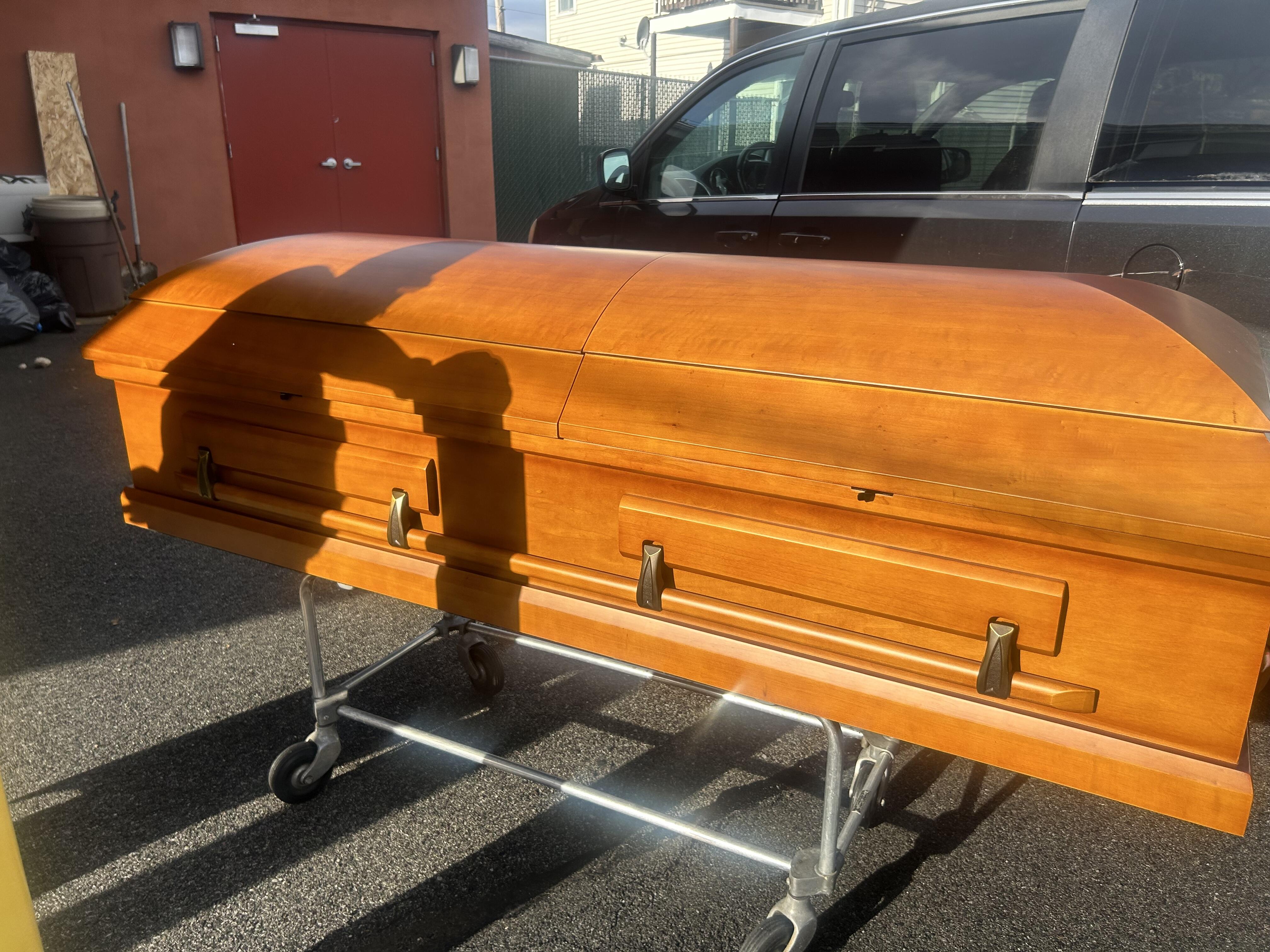 Eternal Series Oak Cremation Casket photo review