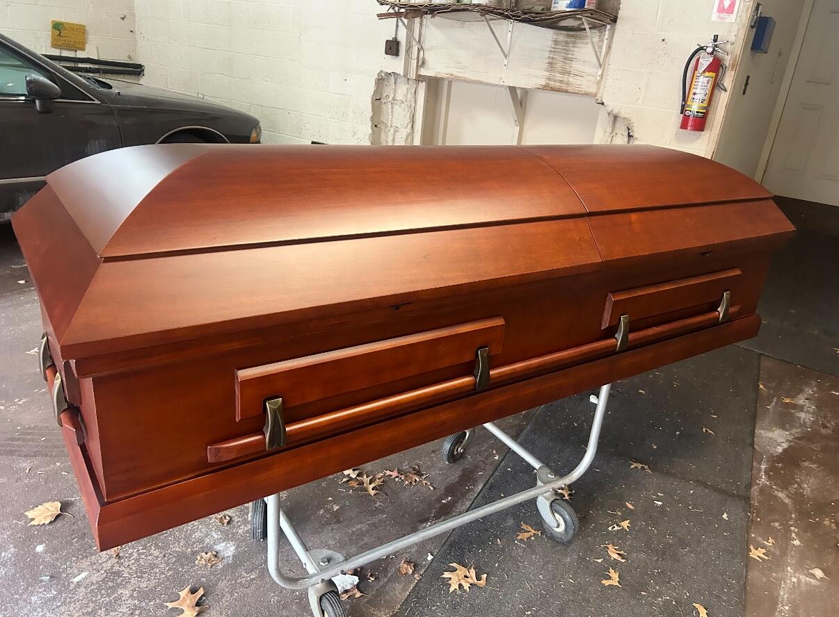 Eternal Series Cherry Cremation Casket photo review