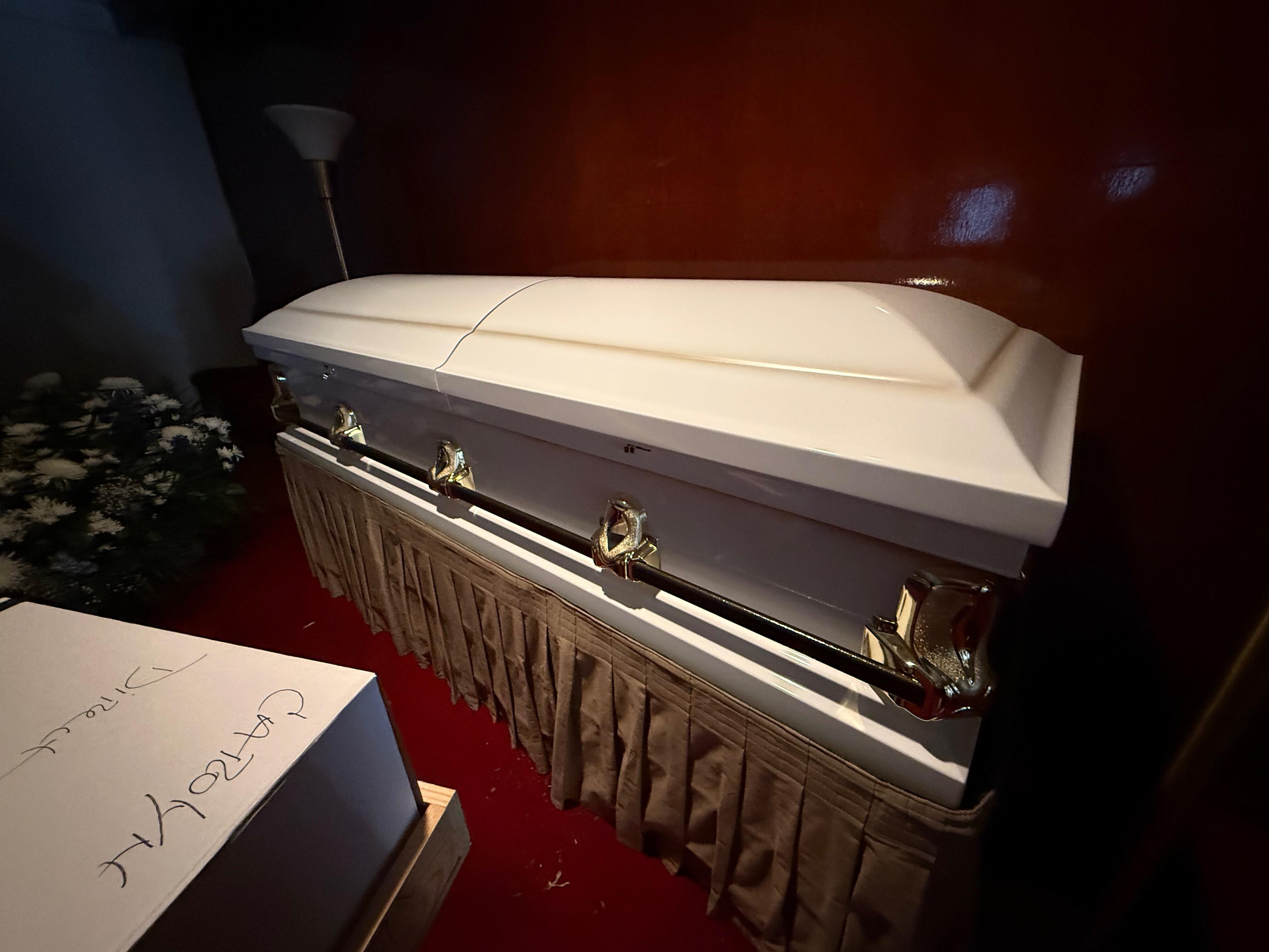 Clair Series White/Gold/Brass Bar photo review