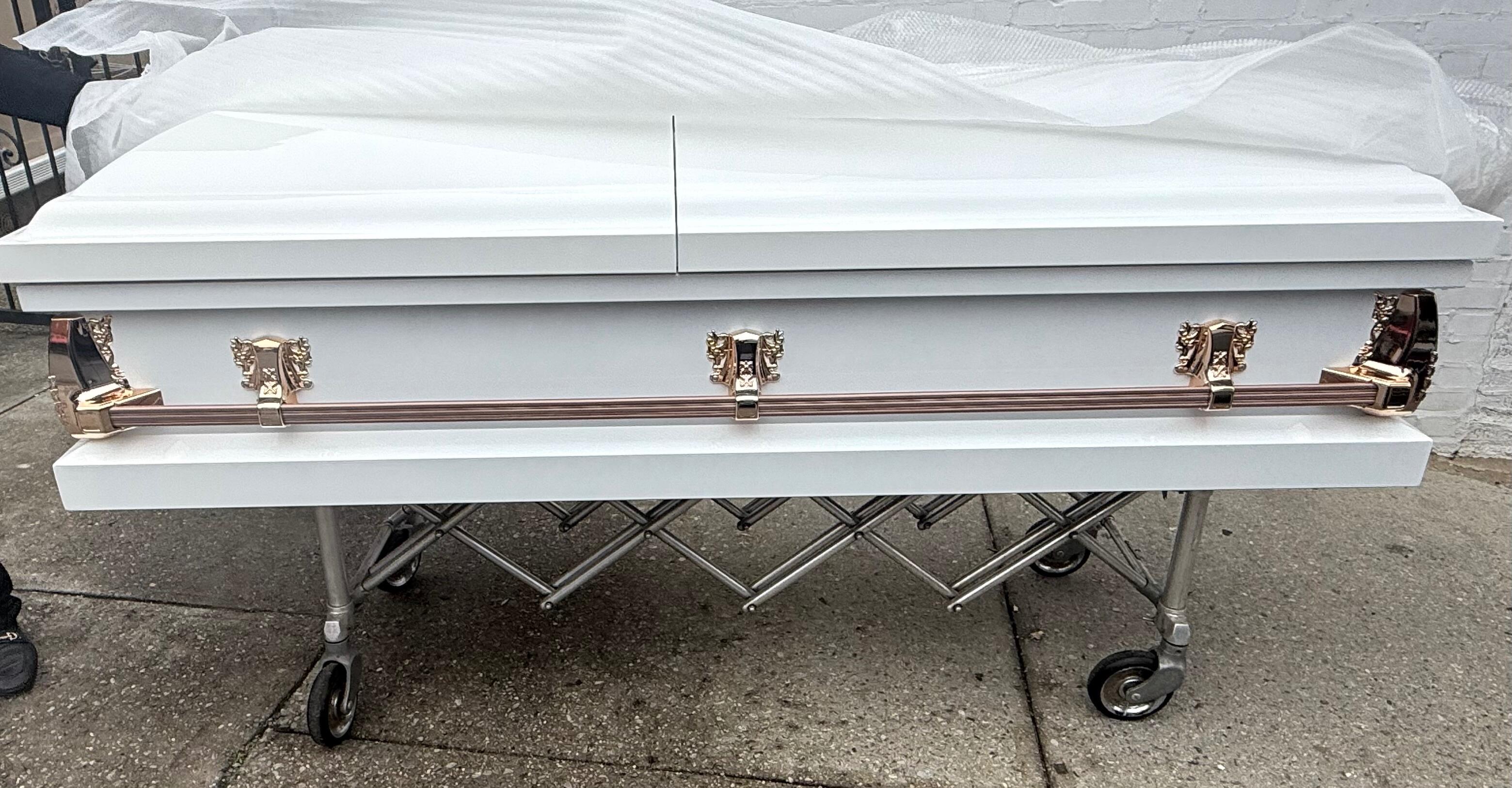 Clair Series White/Gold/Pink photo review