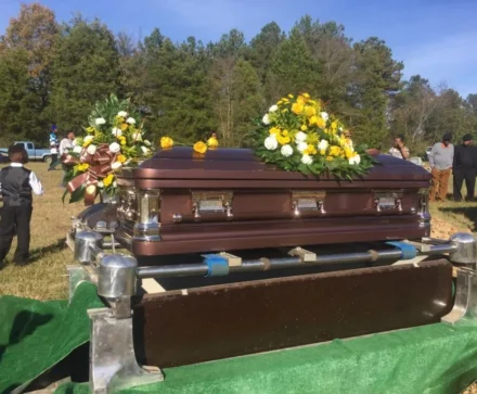 The Pros and Cons of a Closed Casket Funeral